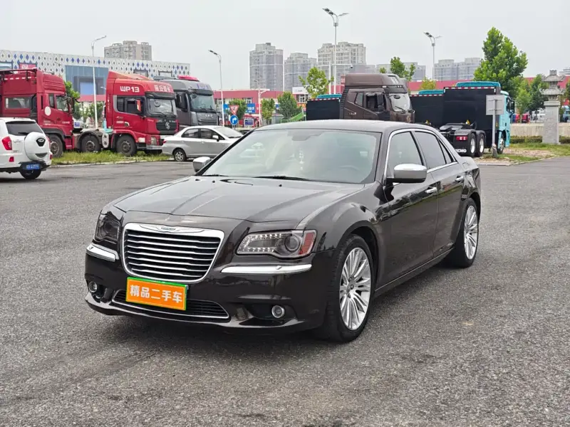 Chrysler 300C, 2013