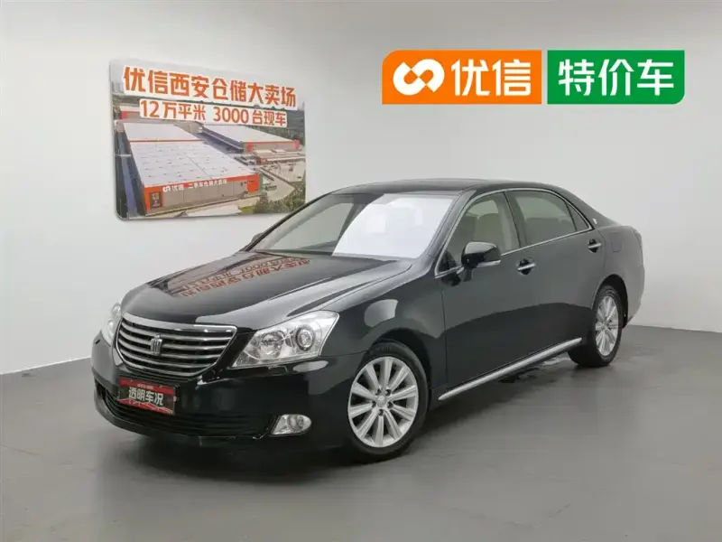 Toyota Crown, 2010