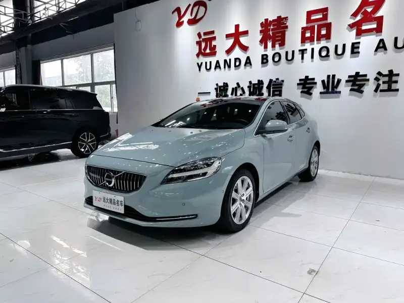 Volvo V40, 2018