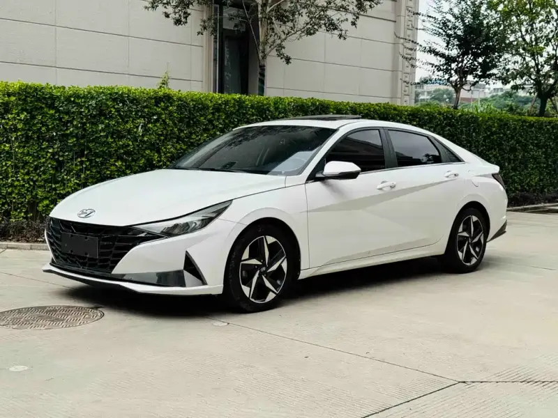 Hyundai Elantra, 2022