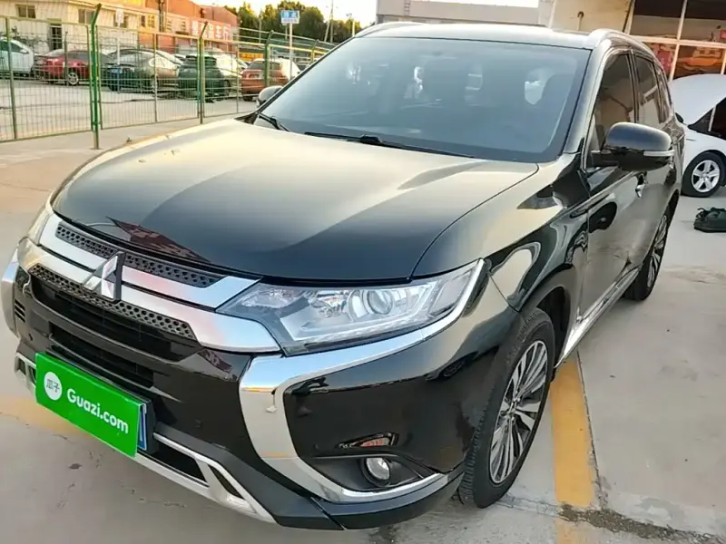 Mitsubishi Outlander, 2021