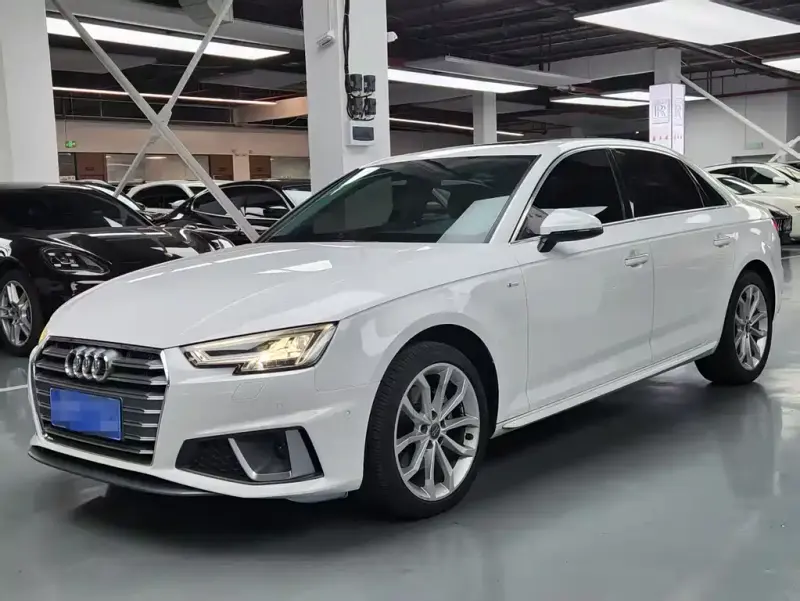 Audi A4L, 2017