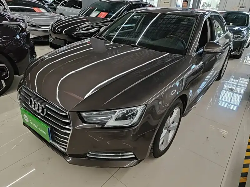 Audi A4L, 2016