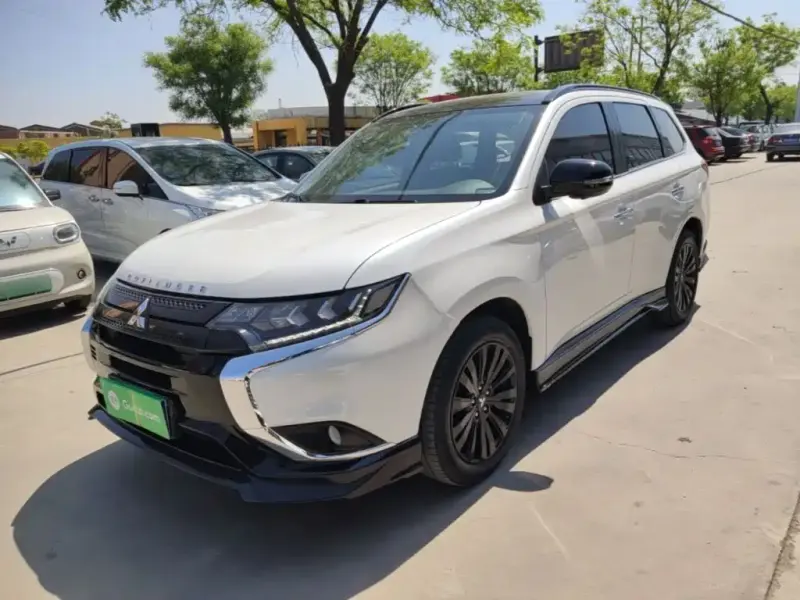Mitsubishi Outlander, 2022