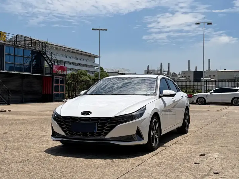 Hyundai Elantra, 2022