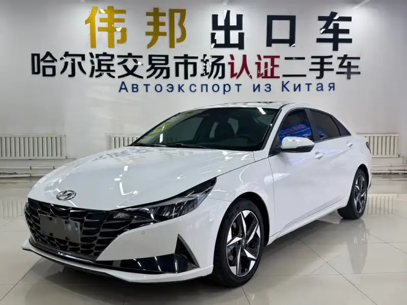 Hyundai Elantra, 2022