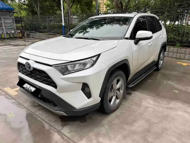 Toyota RAV4, 2023
