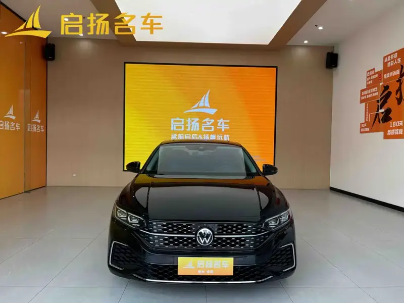 Volkswagen Passat, 2022