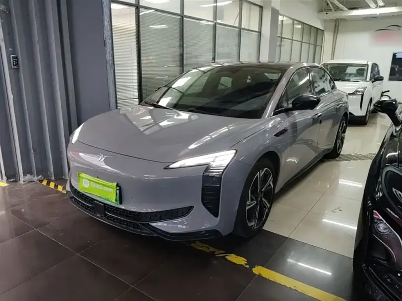 Hongqi EH7, 2024