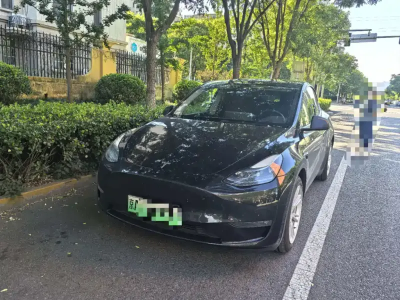 Tesla Model Y, 2022