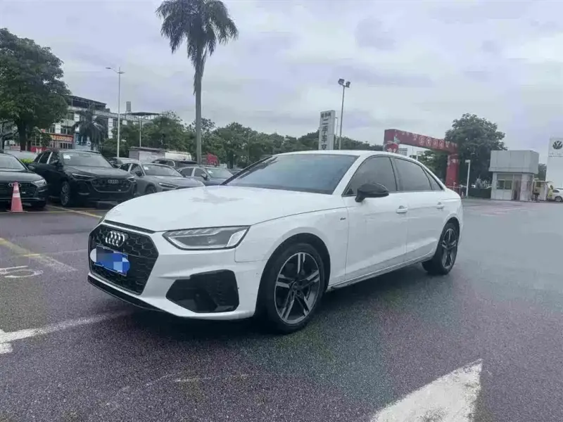 Audi A4L, 2023
