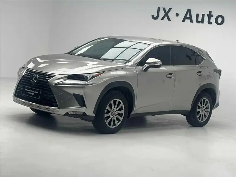 Lexus NX, 2021