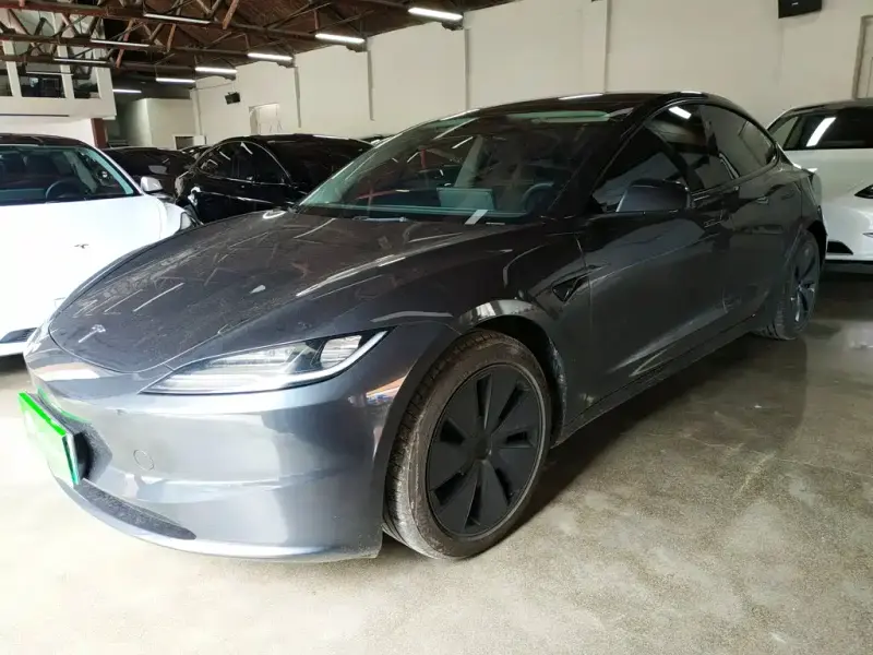 Tesla Model 3, 2025