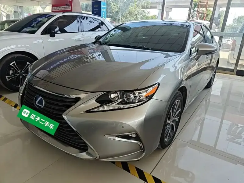 Lexus ES, 2018