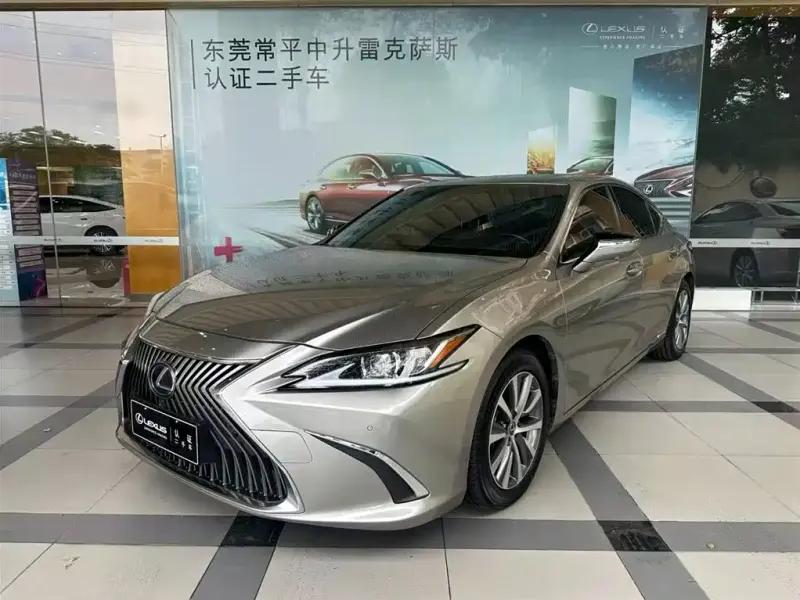 Lexus ES, 2020
