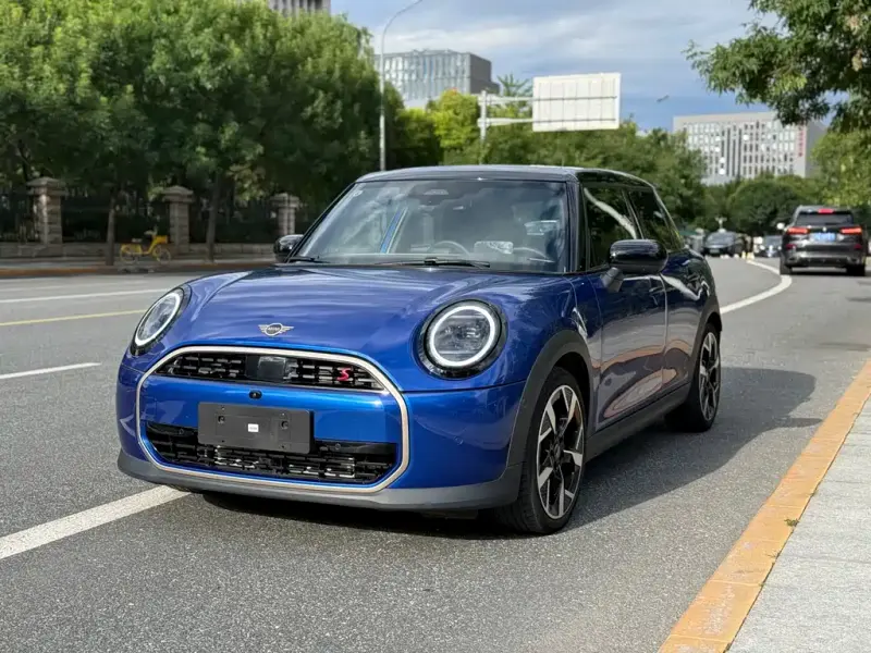 MINI Mini, 2024