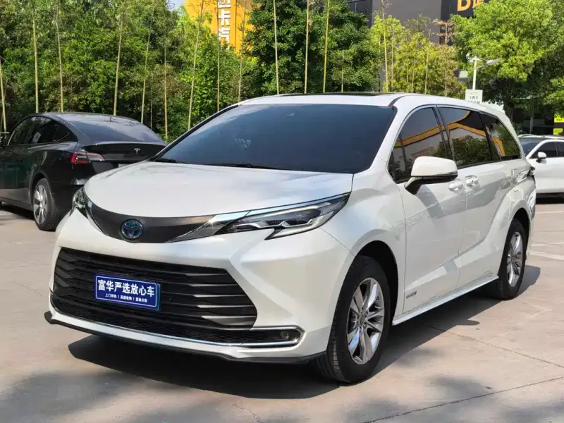 Toyota Sienna, 2024