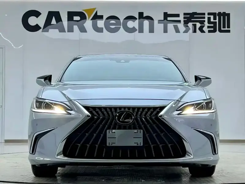 Lexus ES, 2023