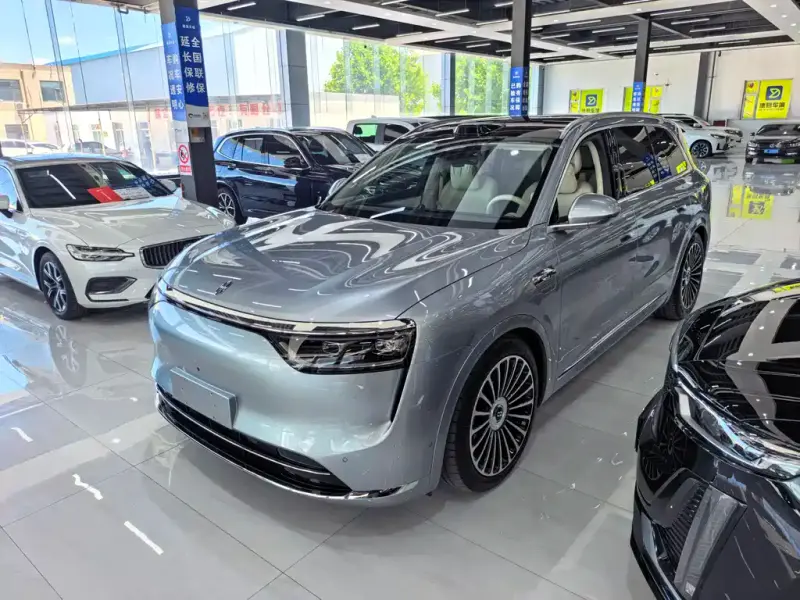 AITO M8, 2025