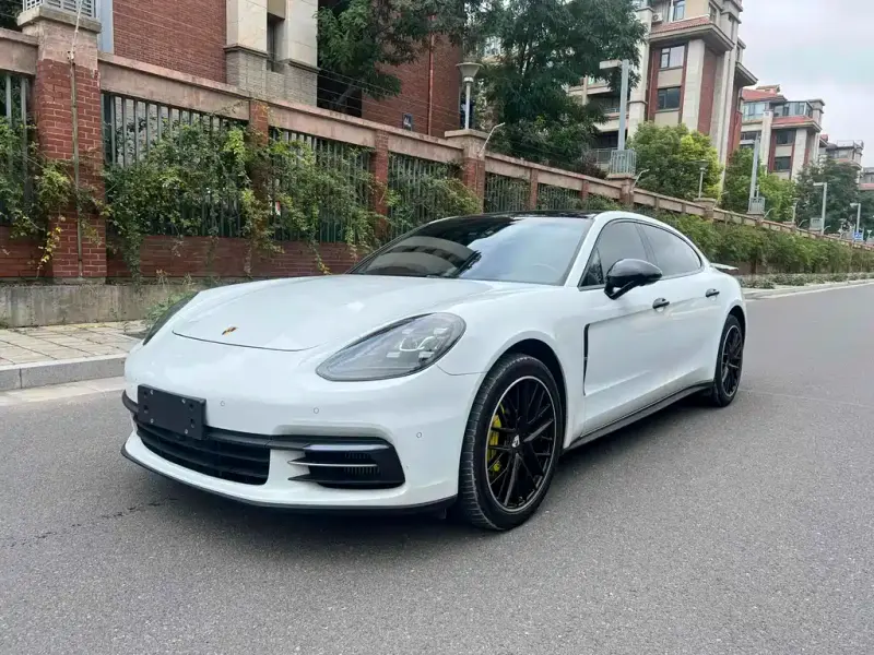Porsche Panamera, 2019