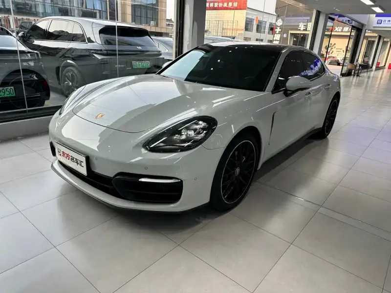 Porsche Panamera, 2022