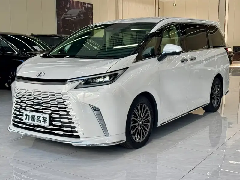 Lexus LM, 2024
