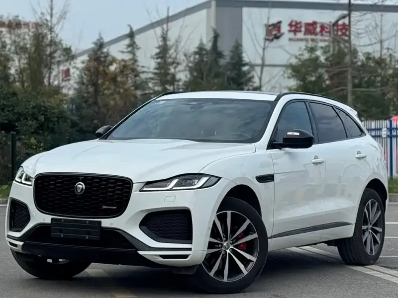 Jaguar F-PACE, 2024