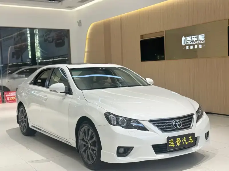 Toyota Reiz, 2013
