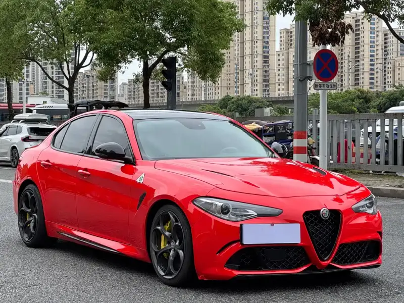 Alfa Romeo Giulia, 2017