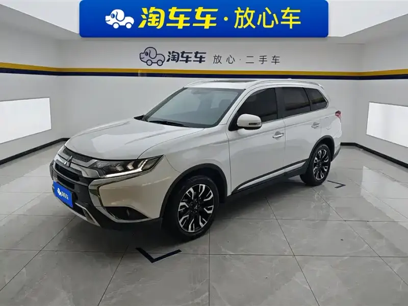 Mitsubishi Outlander, 2020