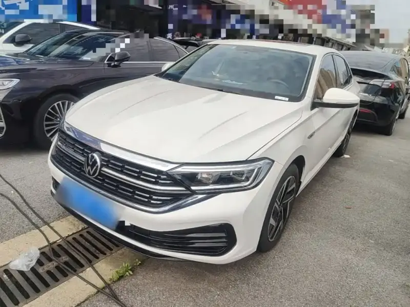 Volkswagen Sagitar, 2023