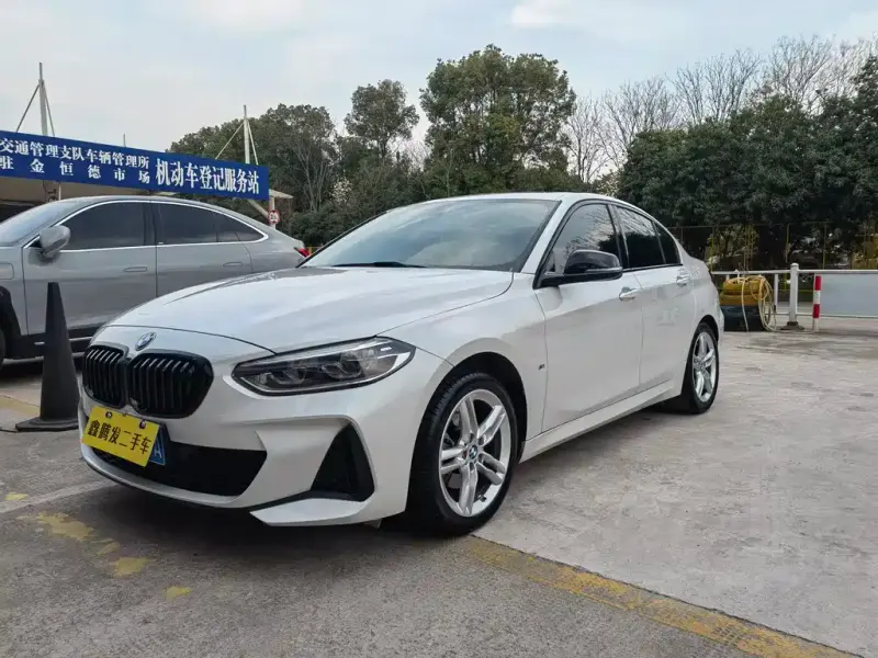 BMW 1 Series, 2022