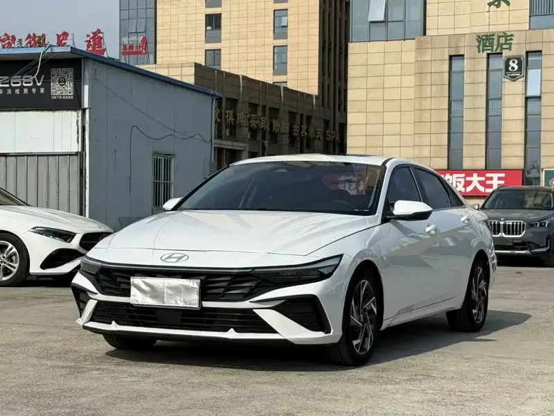 Hyundai Elantra, 2023