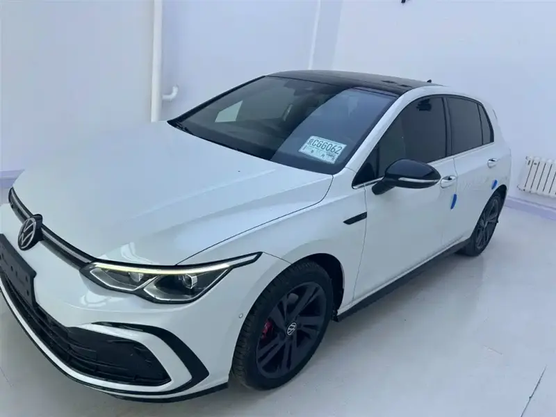 Volkswagen Golf, 2022