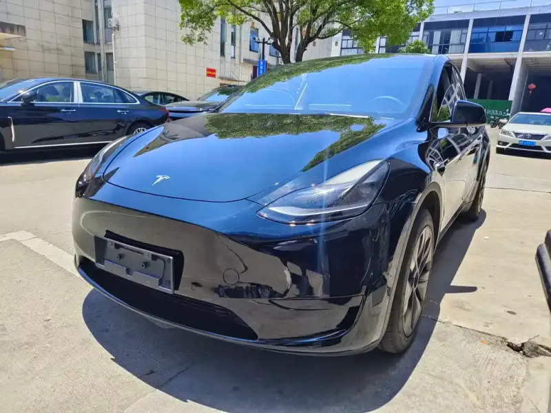 Tesla Model Y, 2023