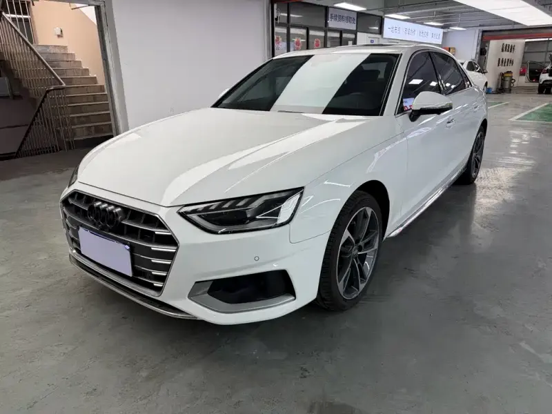 Audi A4L, 2021