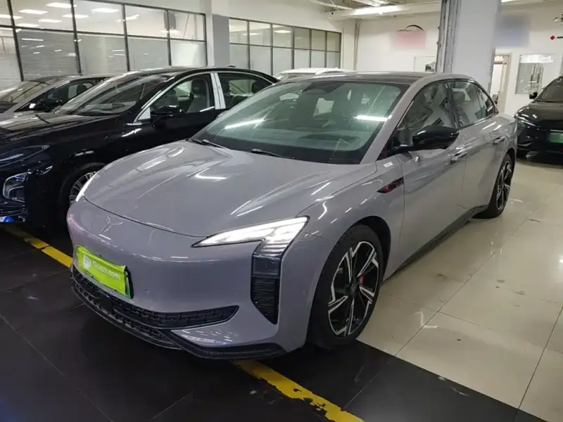 Hongqi EH7, 2024