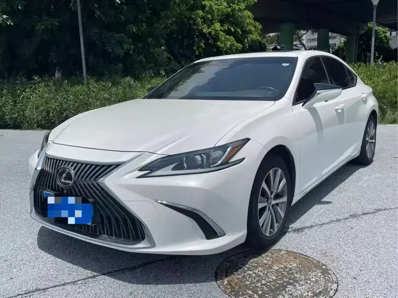 Lexus ES, 2020