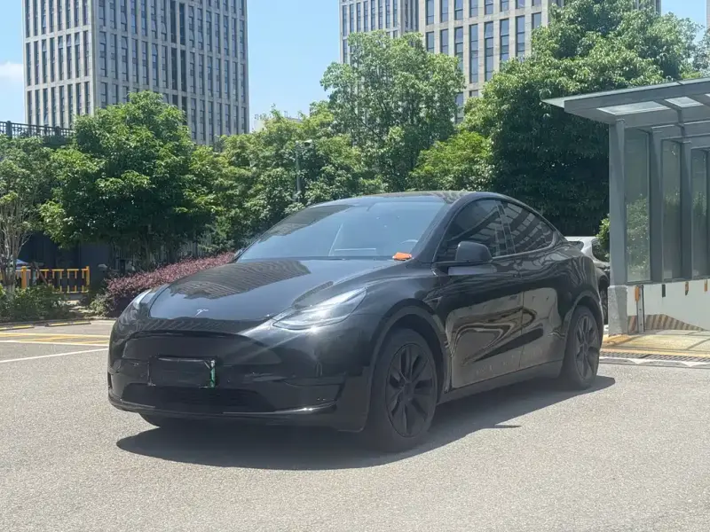 Tesla Model Y, 2023