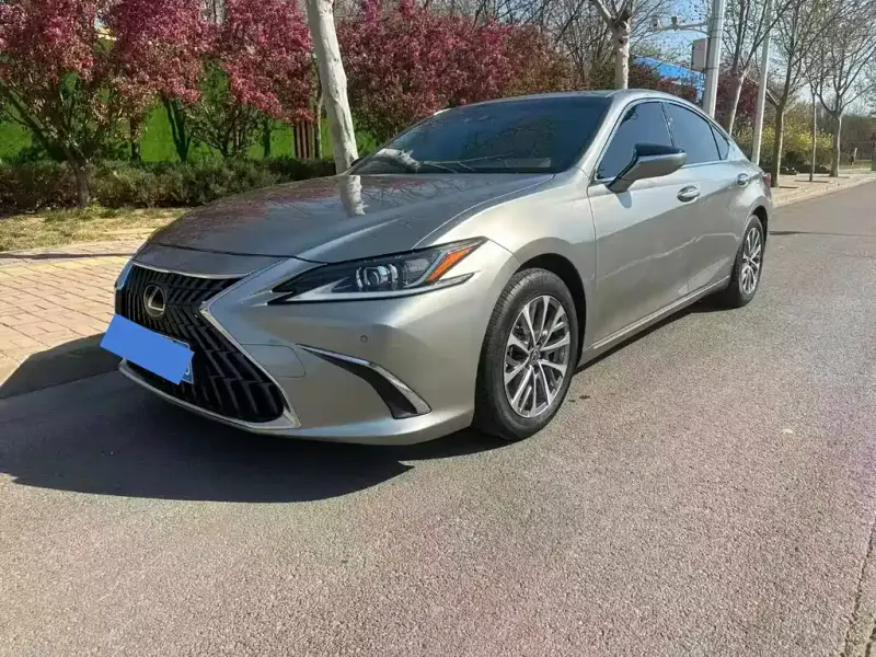 Lexus ES, 2024