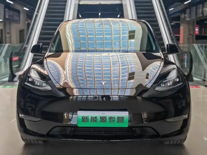 Tesla Model Y, 2023