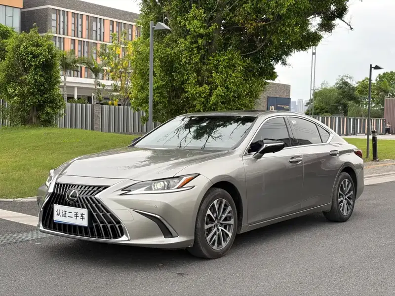 Lexus ES, 2024