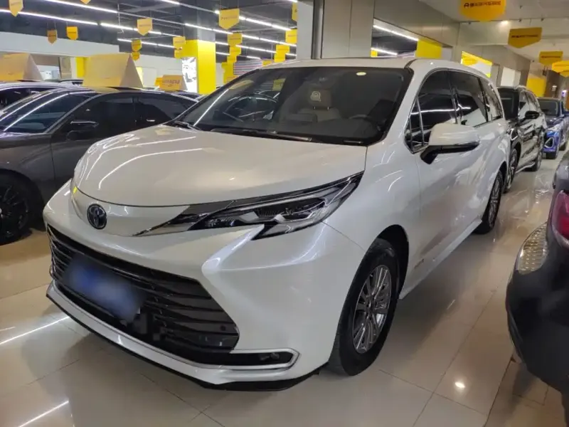 Toyota Sienna, 2023