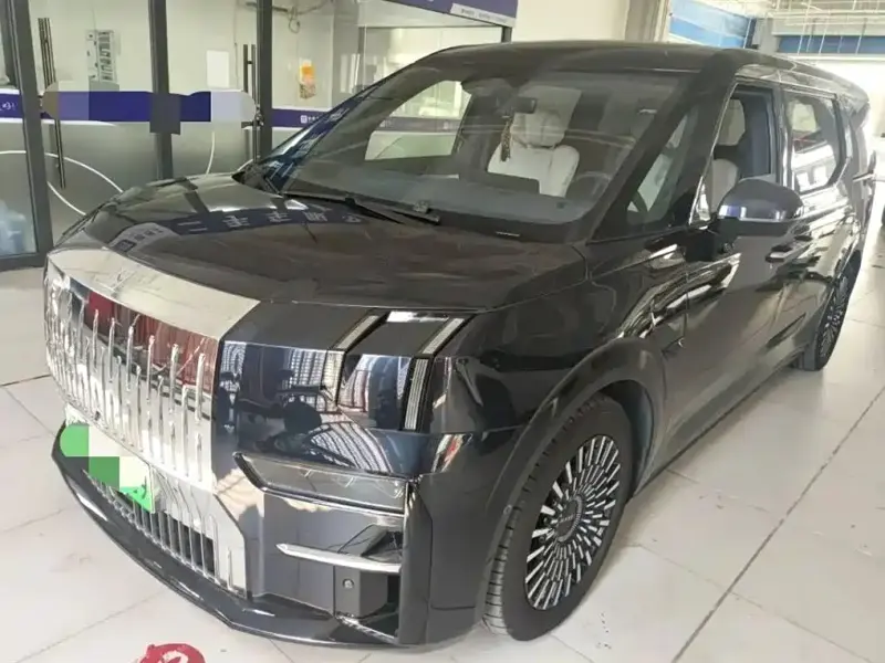 Zeekr 009, 2023