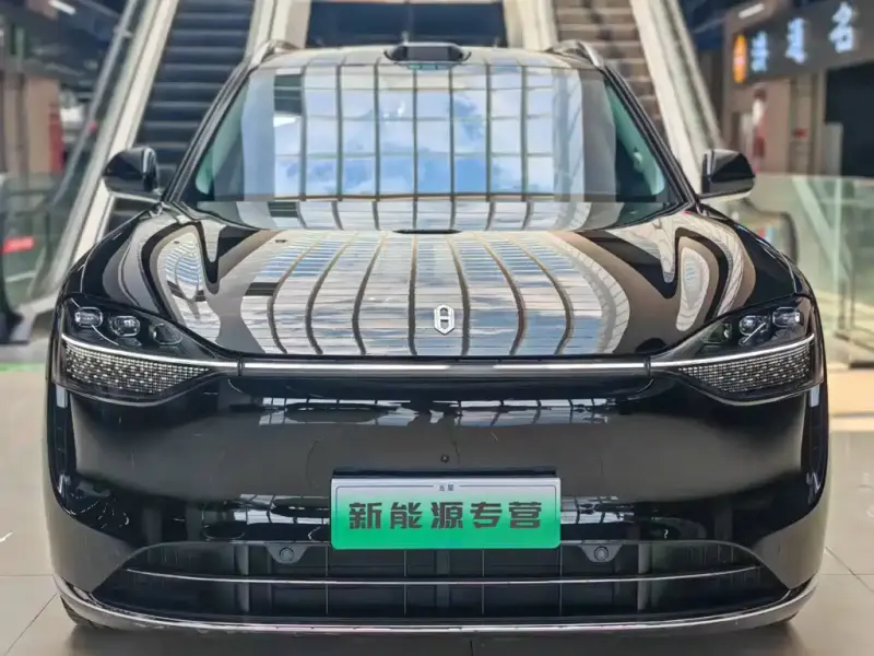 AITO M9, 2025