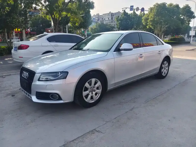 Audi A4L, 2012