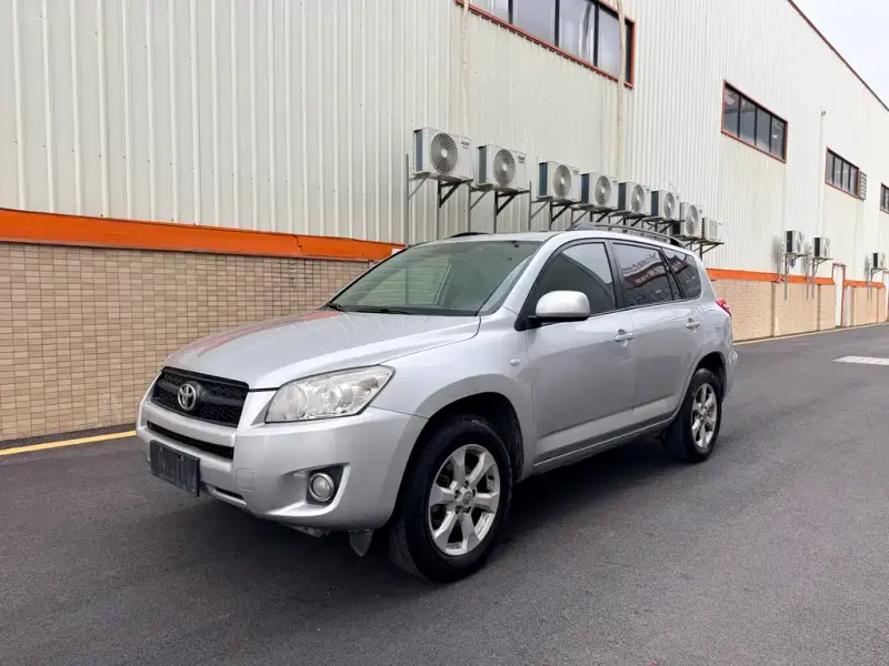 Toyota RAV4, 2011