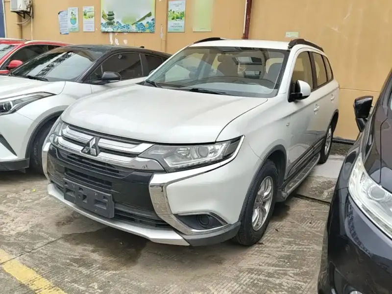 Mitsubishi Outlander, 2016