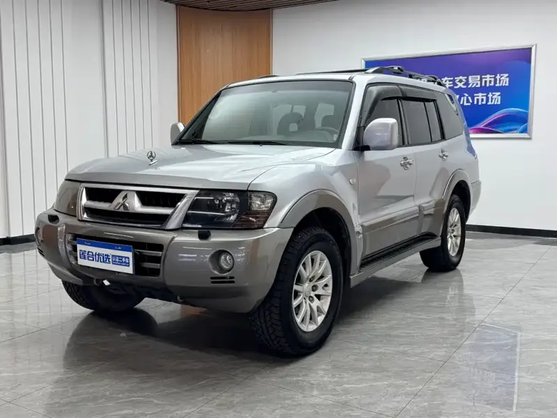 Mitsubishi Pajero, 2005