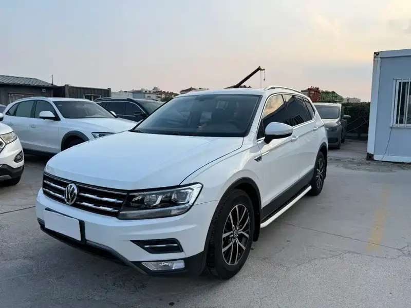 Volkswagen Tiguan L, 2017